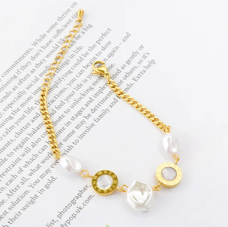 Brățară Harmony, aurie, din oțel inoxidabil, decorată cu perle - Colecția Universe of Pearls [1]