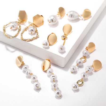 Cercei cu clips Cindy, aurii, lungi, cu perle [2]