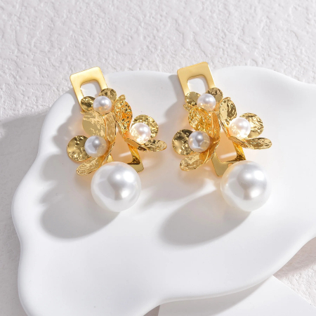 Cercei Lora, aurii, cu perle și model floral, din oțel inoxidabil - Colecția Universe of Pearls [2]