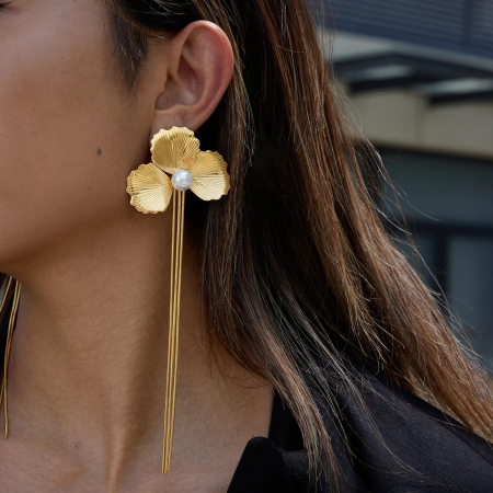Cercei Ilithya, aurii, lungi, cu perle și model floral, din oțel inoxidabil [4]