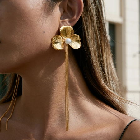 Cercei Ilithya, aurii, lungi, cu perle și model floral, din oțel inoxidabil [1]
