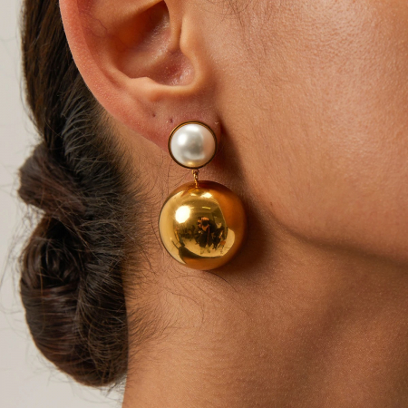 Cercei Esmeralda, aurii, rotunzi, cu perle, din oțel inoxidabil placat cu aur 18K - Colecția Universe of Pearls [2]