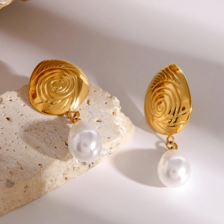 Cercei Lydia, aurii, cu perle, din oțel inoxidabil placat cu aur 18K - Colecția Universe of Pearls [1]