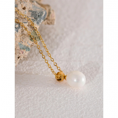 Colier Cassidy, auriu, din oțel inoxidabil placat cu aur 18K, cu pandantiv perlă naturală de cultură - Colecția Universe of Pearls [1]