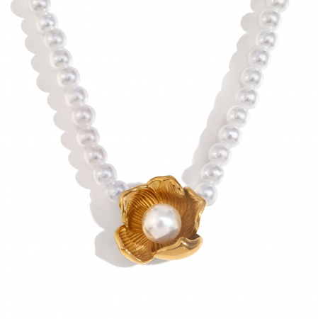COLIERE - Colier Dorothea, auriu, cu perle și pandantiv în formă de floare, din oțel inoxidabil placat cu aur 18K - Colecția Universe of Pearls