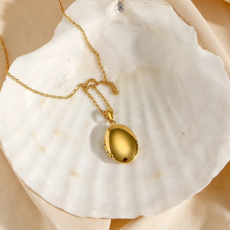 Colier Rhodes, auriu, din oțel inoxidabil placat cu aur 18K, cu pandantiv care se deschide (locket) [4]
