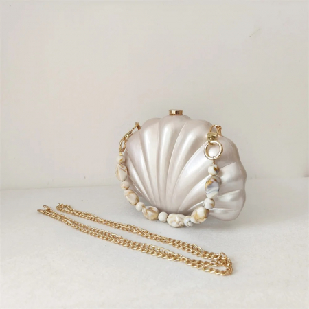 Geantă clutch premium Gia, alb ivory, în formă de scoică [1]