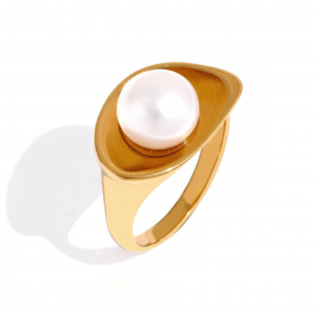 BIJUTERII OȚEL INOXIDABIL - Inel Selene, auriu, din oțel inoxidabil placat cu aur 18K și perlă de cultură - Colecția Universe of Pearls