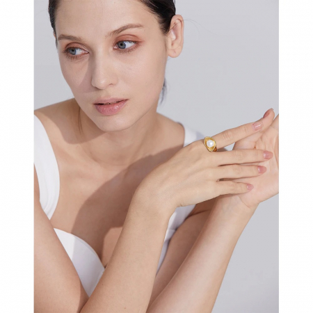 Inel Selene, auriu, din oțel inoxidabil placat cu aur 18K și perlă de cultură - Colecția Universe of Pearls [4]