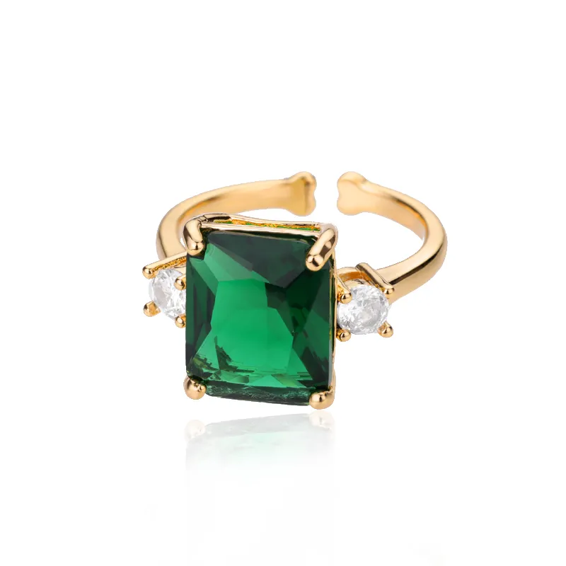 BIJUTERII OȚEL INOXIDABIL - Inel Cassie, auriu, din oțel inoxidabil, decorat cu piatră verde de zirconiu, reglabil