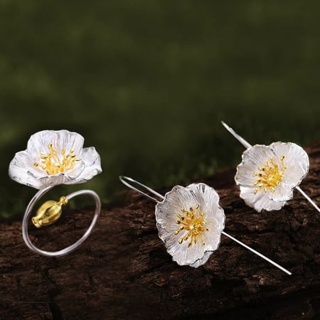 Set Bloom, inel și cercei, din argint placat cu aur 18K, cu model floral - Colecția Metamorphosis [1]
