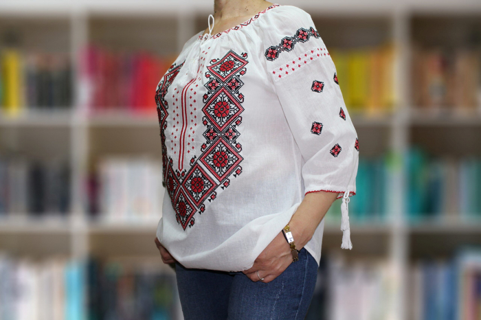 Ie dama traditionala LILIANA [3]