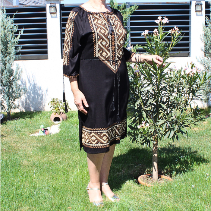 Rochie traditionala BIANCA [2]