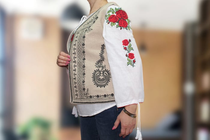 Vesta Traditionala femei ANCA [2]