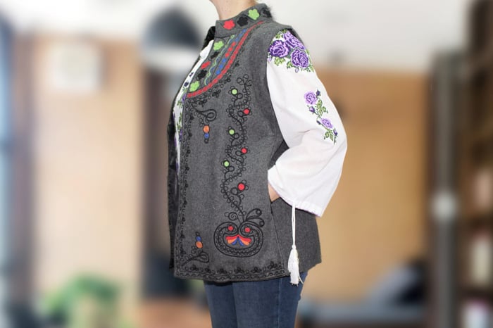 Vesta Traditionala femei DOINA [2]