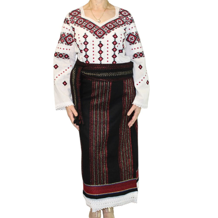 Fote si Catrinte - Catrinta dama" cu poale din dantela" CORNELIA