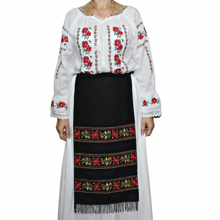 Fota traditionala MARIA [1]