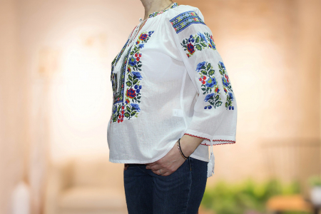 Ie dama traditionala IRIS [2]