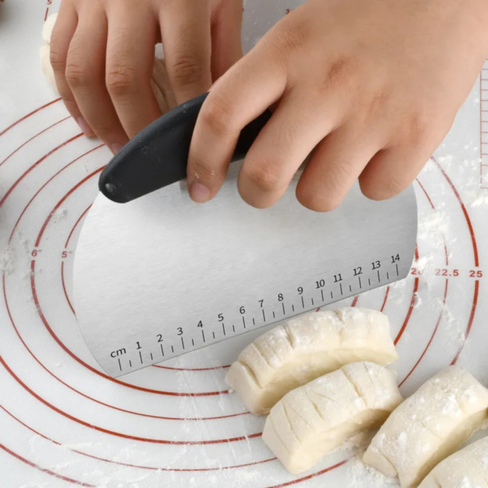Cutit pentru aluat, taietor de aluat, racleta patiserie inox cu maner din silicon, rosu [2]