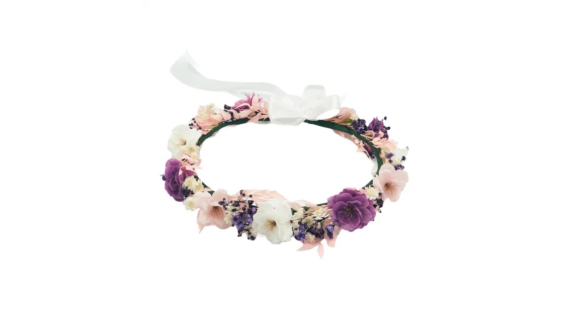 Coronițe din flori uscate: delicate și perfecte pentru mirese și domnișoare de onoare