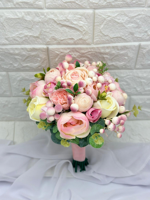 Buchet de bujori roze, ranunculus alb-roze, rezistent peste ani [3]