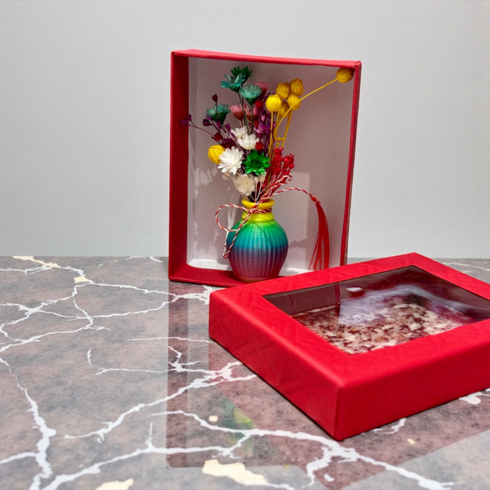 Mărțișor magnet frigider ,vază miniaturală cu flori naturale uscate în cutie cadou [3]