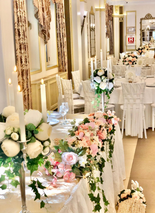 Inchiriere decor complet pentru masa mirilor – Eleganță și rafinament [4]