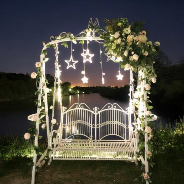 Închiriere bancuta tip Leagăn Decorativ pentru Evenimente [2]