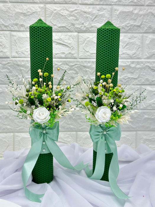 Set lumanari fagure, cu aranjament alb-verde, pentru cununie  42 cm, cu flori criogenate si plante naturale uscate (personalizabil cromatic si cu text) [2]