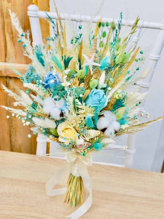 Buchet evantai cu mix de flori naturale uscate, trandafiri si bumbac , alb-blue, ideal pentru nasa, cununie civila sau cadou [2]