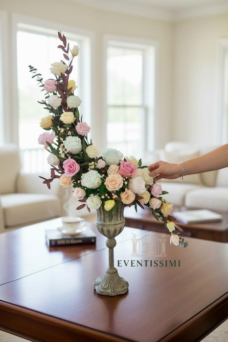 Aranjament floral elegant, realizat manual cu 35 trandafiri criogenați și plante stabilizate [2]