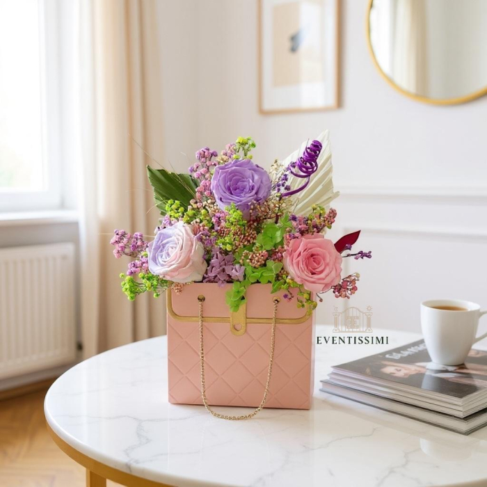 Poseta decorativa eleganta cu aranjament mov - verde, trandafiri si hortensie criogenate [2]