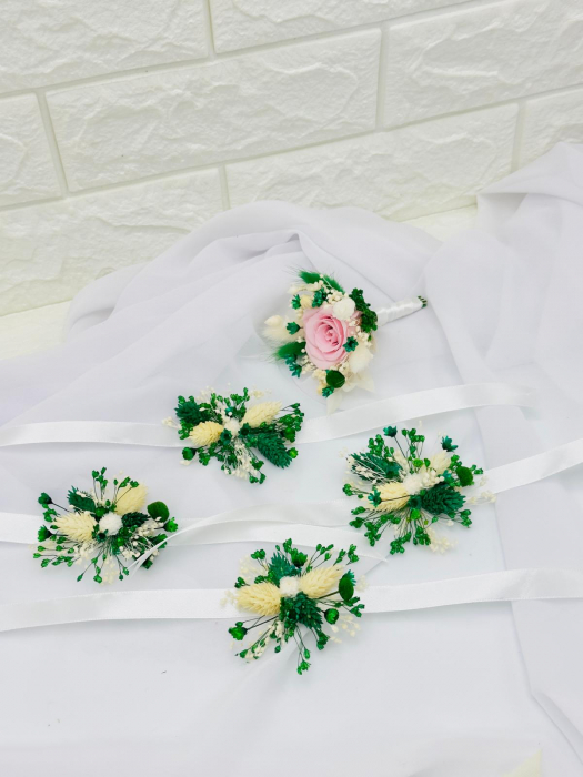 Set 4 bratari si 1 cocarda pentru nunta, cu flori criogenate si naturale uscate [2]