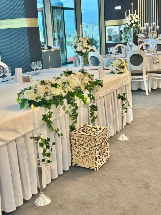 Închiriere decor complet pentru masa mirilor [2]