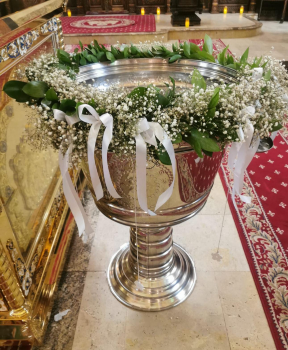 Inchiriere aranjament cristelnita gypsophila , alb-verde pentru Botez baiat  sau fata – Eleganță Personalizată [2]