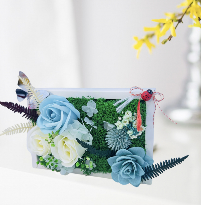 Aranjament cu licheni, trandafiri si elemente naturale in cutie (Multicolor) [2]