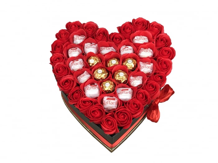 Aranjament Floral EVENTISSIMI - 20 de praline Ferrero Rocher & Rafaello, cutie „inima”, Rosu [4]