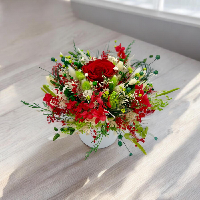 Aranjament floral personalizabil cu trandafir criogenat si plante naturale uscate si stabilizate [2]