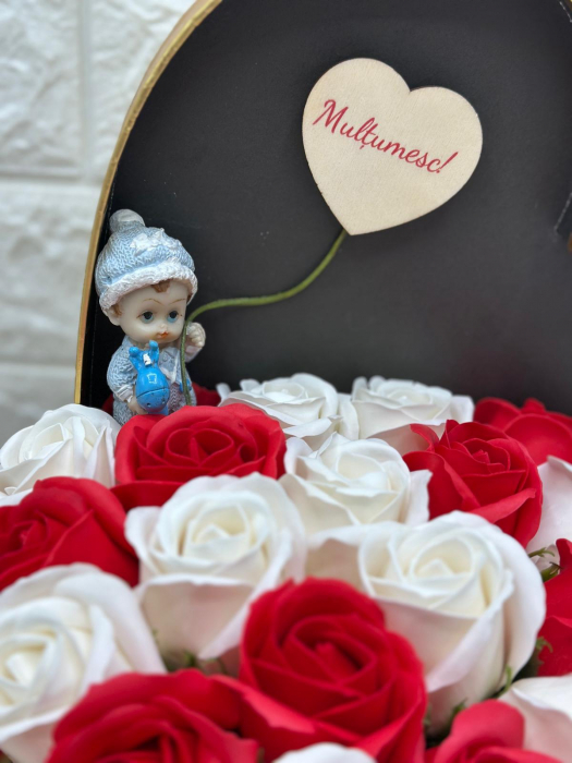 Aranjament floral personalizabil, Eventissimi, Cutie cadou, Trandafiri SAPUN, alb-rosu [3]