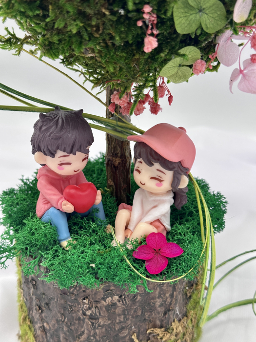 Aranjament floral personalizabil, mediu 38 cm, tip copacel sau pomisor in forma de inima cu licheni naturali stabilizati, miniroze criogenate si flori criogenate (Multicolor) [2]