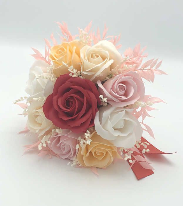 Buchet mic personalizabil cu trandafiri si floarea miresei (Rosu, Multicolor) [3]