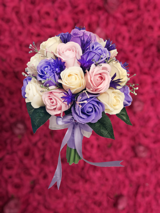 Buchet mare personalizabil cu trandafiri, plante decorative si frunze (Violet, Roz, Crem) [2]