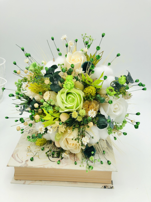 Buchet mediu personalizabil cu trandafiri, bumbac si plante uscate si criogenate (Verde, Crem) [2]
