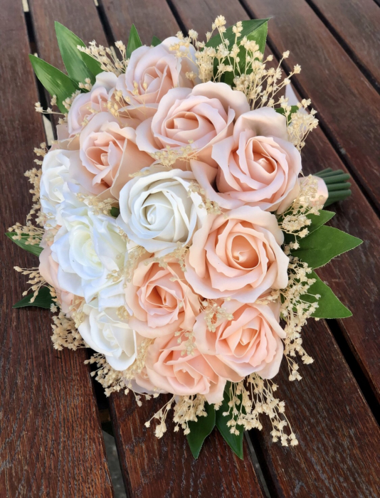 Buchet mediu personalizabil cu trandafiri si floarea miresei (Roz, Alb) [3]
