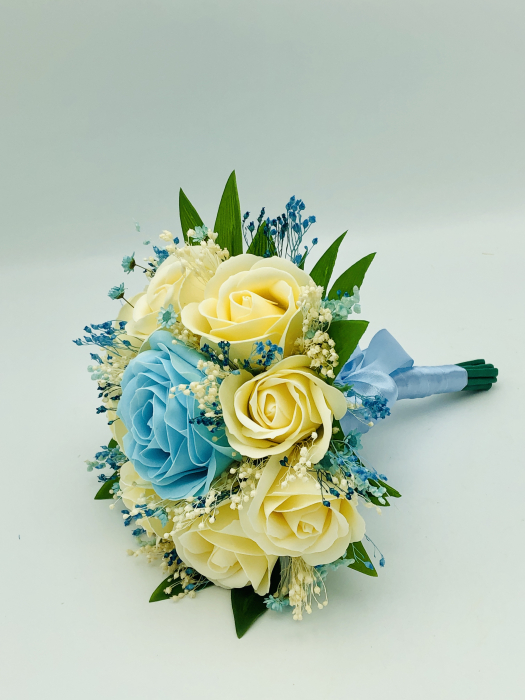Buchet mic personalizabil cu trandafiri si floarea miresei (Bleu, Crem) [5]