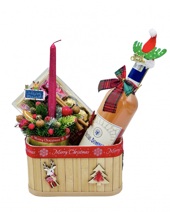 Cos cadou cu aranjament de Craciun, vin, praline si felicitare [3]