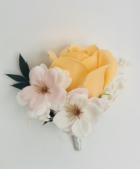 Floare de piept personalizabila, Cocarda, Eventissimi, Trandafir Somon si 2 Flori de cires Roze [5]