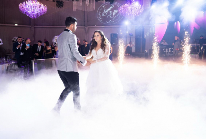 Fum Greu pentru Dansul Mirilor – Creează un Moment Magic [4]