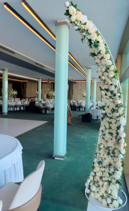 Inchiriere Arcada Semiluni, decorata cu flori, alb- verde [2]