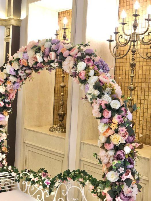Inchiriere arcada si bancuta  pentru evenimente, decorate cu flori [2]